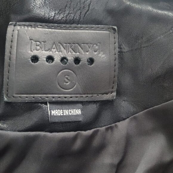 Blank NYC Short FAUX Leather Women's Biker Jacket Size Small Black - Picture 8 of 10